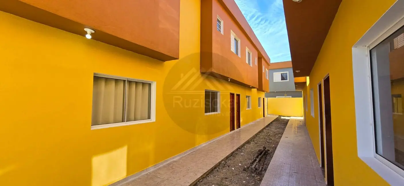 Foto 1 de Casa de Condomínio com 2 quartos à venda, 90m2 em Itanhaem - SP
