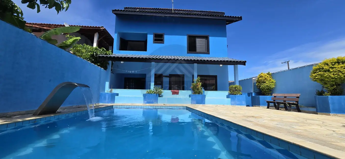 Foto 1 de Casa com 5 quartos à venda em Itanhaem - SP