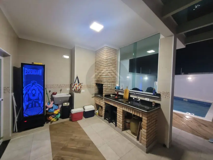 Foto 1 de Casa com 2 quartos à venda, 345m2 em Itanhaem - SP