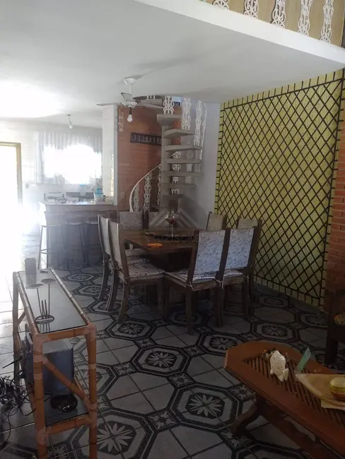 Foto 3 de Casa com 4 quartos à venda, 292m2 em Itanhaem - SP