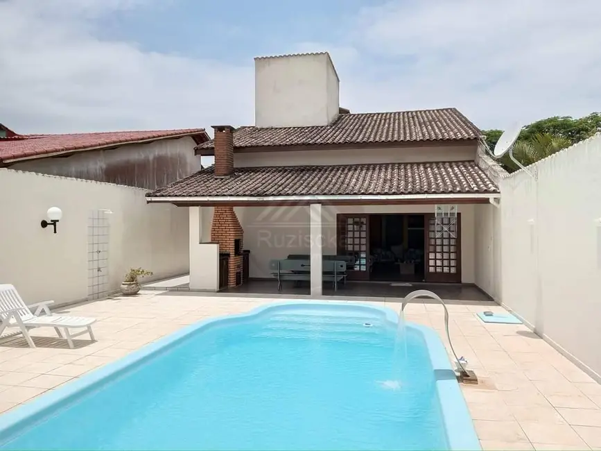 Foto 3 de Casa com 5 quartos à venda, 370m2 em Itanhaem - SP