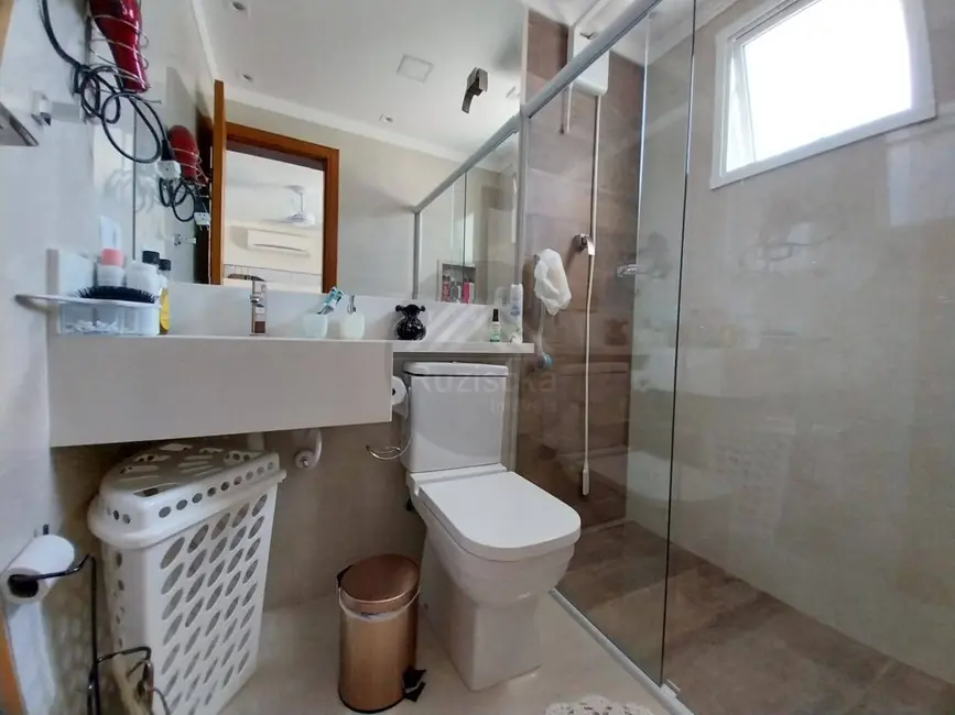 Foto 8 de Casa com 3 quartos à venda, 250m2 em Itanhaem - SP