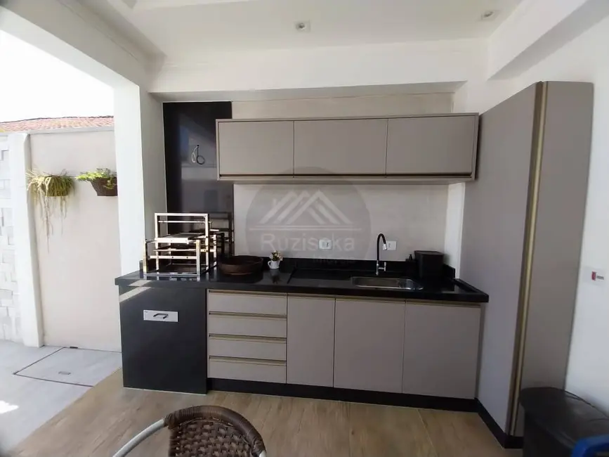 Foto 4 de Casa com 3 quartos à venda, 250m2 em Itanhaem - SP