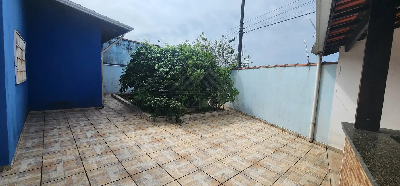 Casa com 3 quartos à venda, 272m2 em Itanhaem - SP - imagem 4 Foto 4 de Casa com 3 quartos à venda, 272m2 em Itanhaem - SP