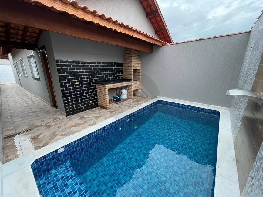 Foto 1 de Casa com 2 quartos à venda, 125m2 em Itanhaem - SP
