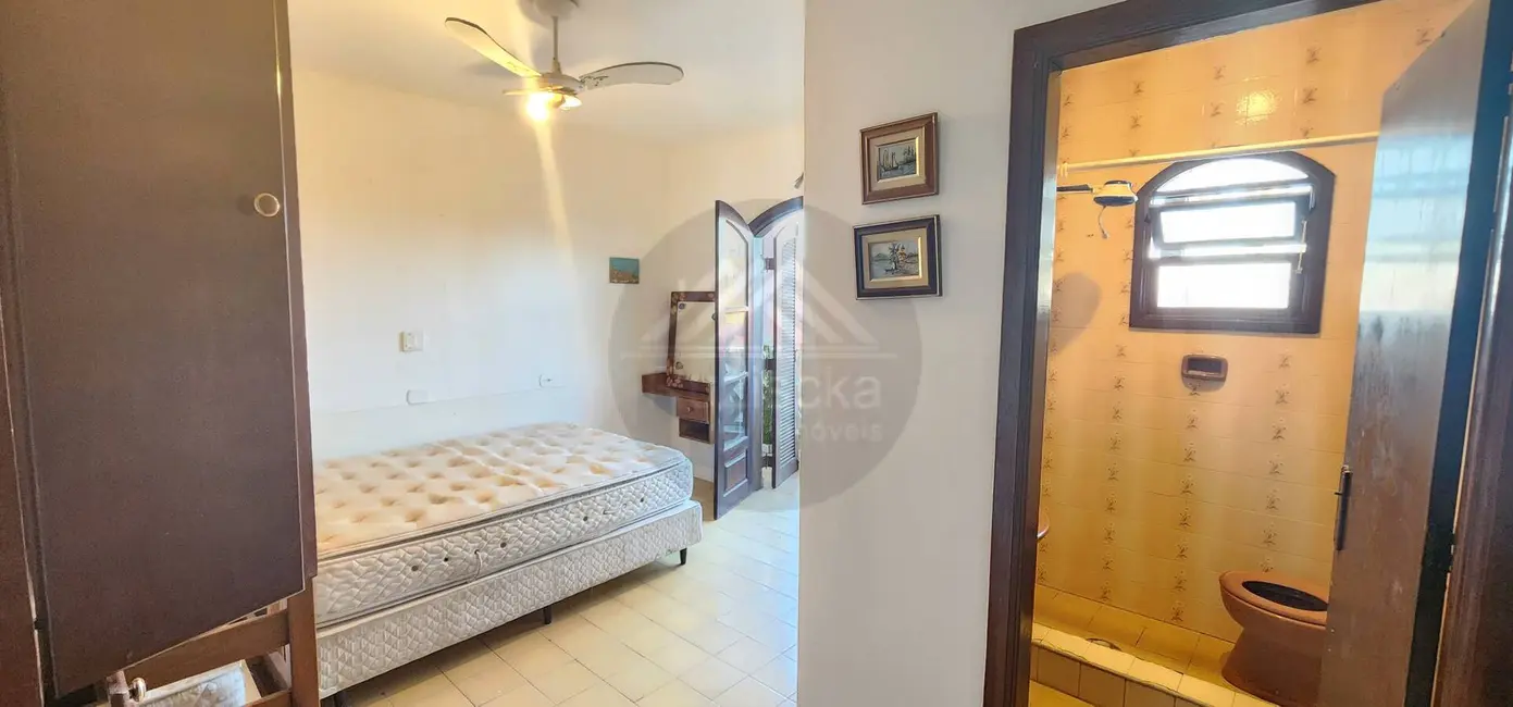 Foto 6 de Casa com 4 quartos à venda, 280m2 em Itanhaem - SP