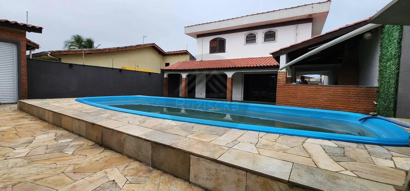 Foto 1 de Casa com 3 quartos à venda, 325m2 em Itanhaem - SP