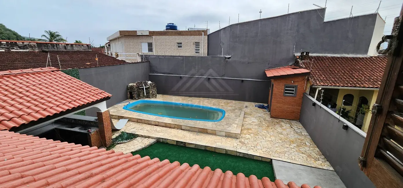 Foto 8 de Casa com 3 quartos à venda, 325m2 em Itanhaem - SP