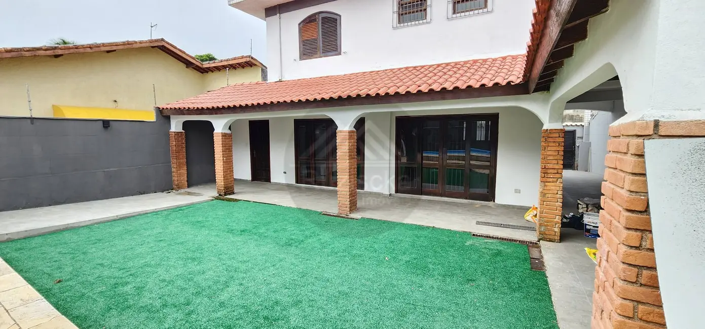 Foto 3 de Casa com 3 quartos à venda, 325m2 em Itanhaem - SP