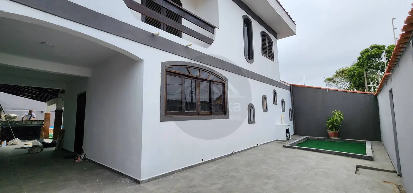 Foto 6 de Casa com 3 quartos à venda, 325m2 em Itanhaem - SP