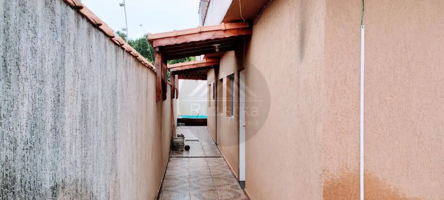 Foto 3 de Casa com 2 quartos à venda, 125m2 em Itanhaem - SP