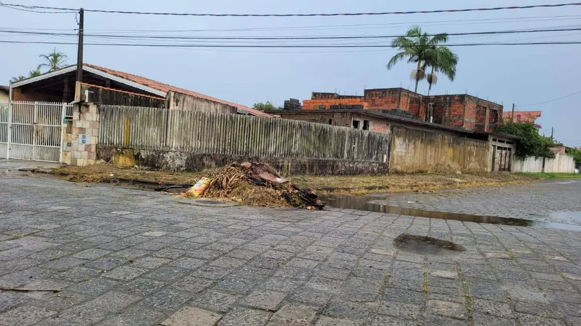 Foto 2 de Casa à venda, 398m2 em Itanhaem - SP