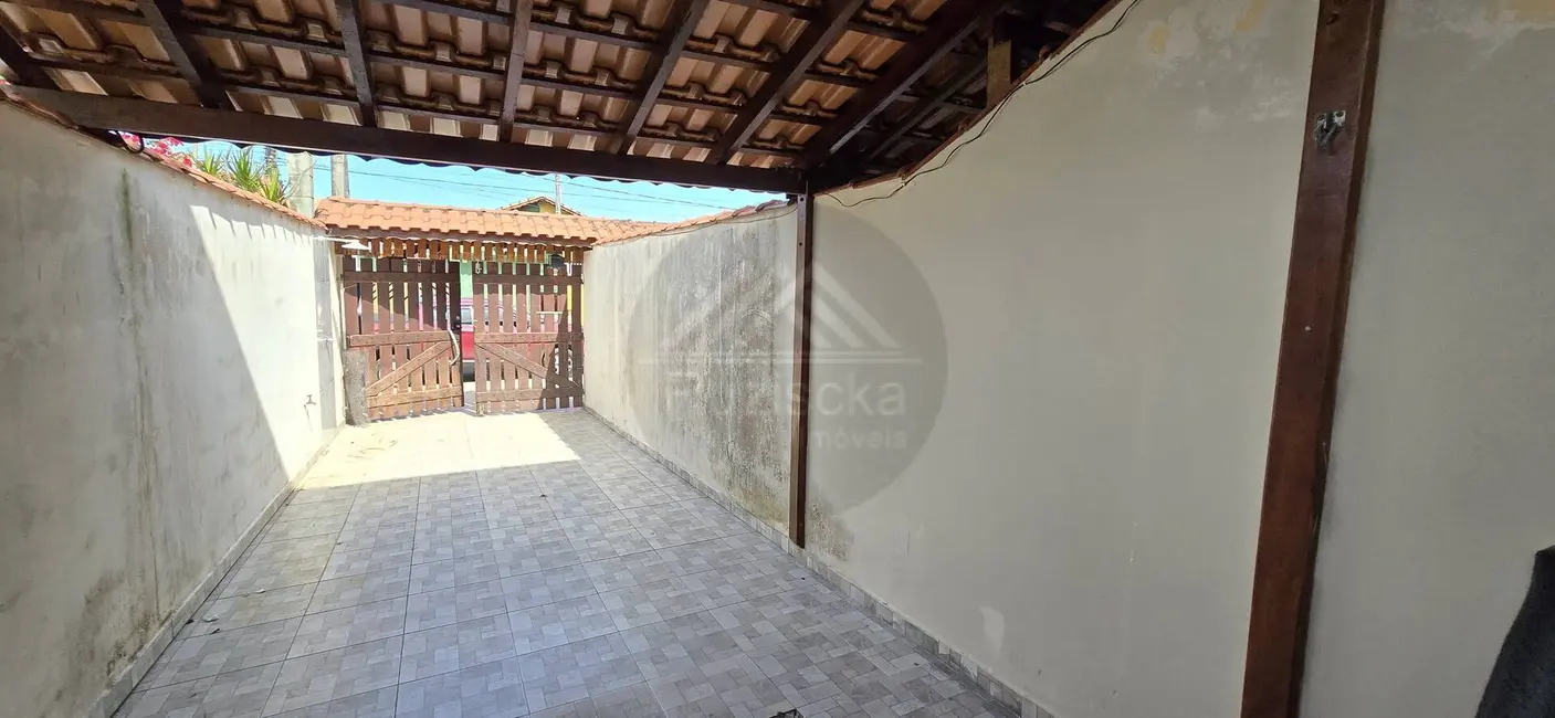 Foto 4 de Casa com 2 quartos à venda, 198m2 em Itanhaem - SP