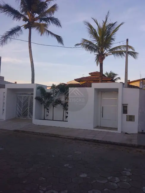 Foto 2 de Casa com 2 quartos à venda, 309m2 em Itanhaem - SP