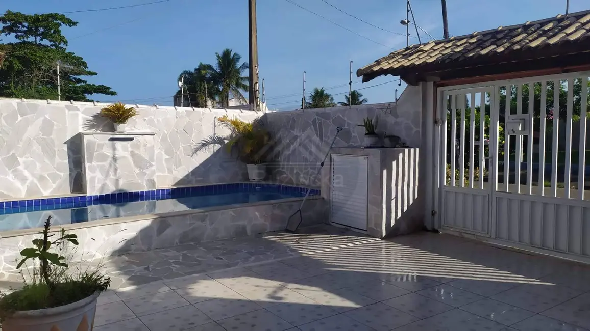 Foto 1 de Casa com 3 quartos à venda, 173m2 em Itanhaem - SP