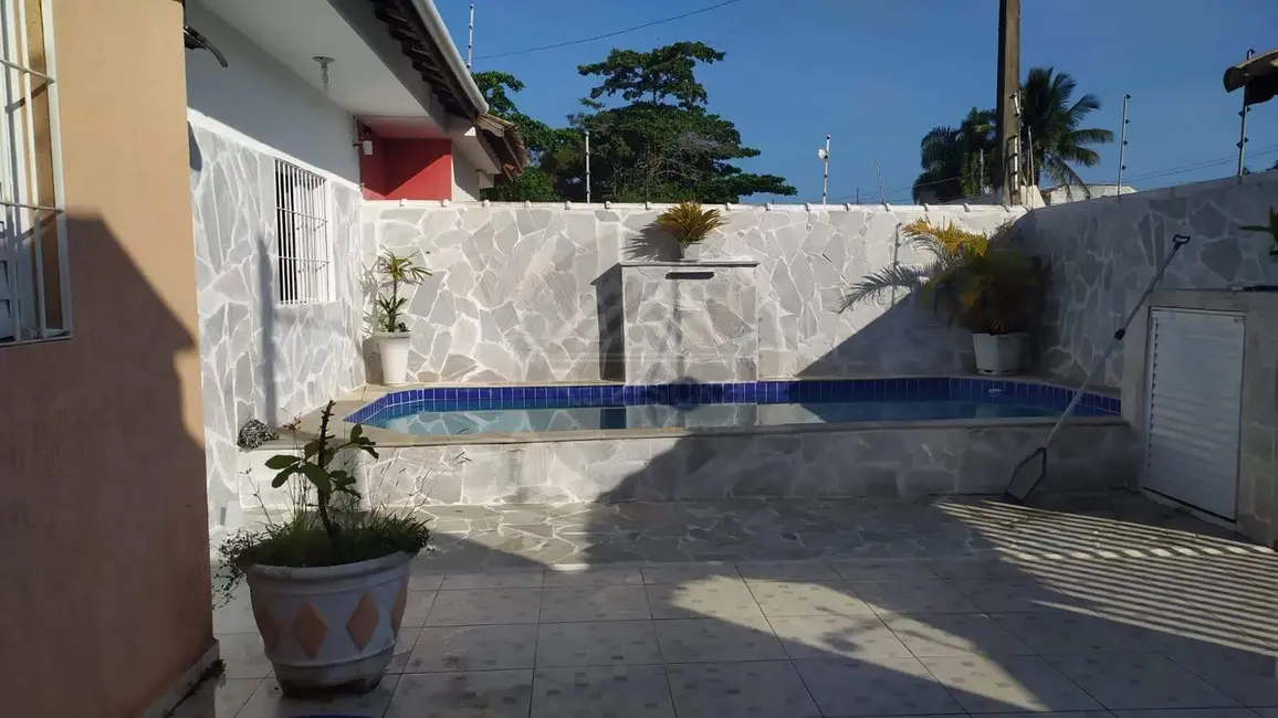 Foto 3 de Casa com 3 quartos à venda, 173m2 em Itanhaem - SP