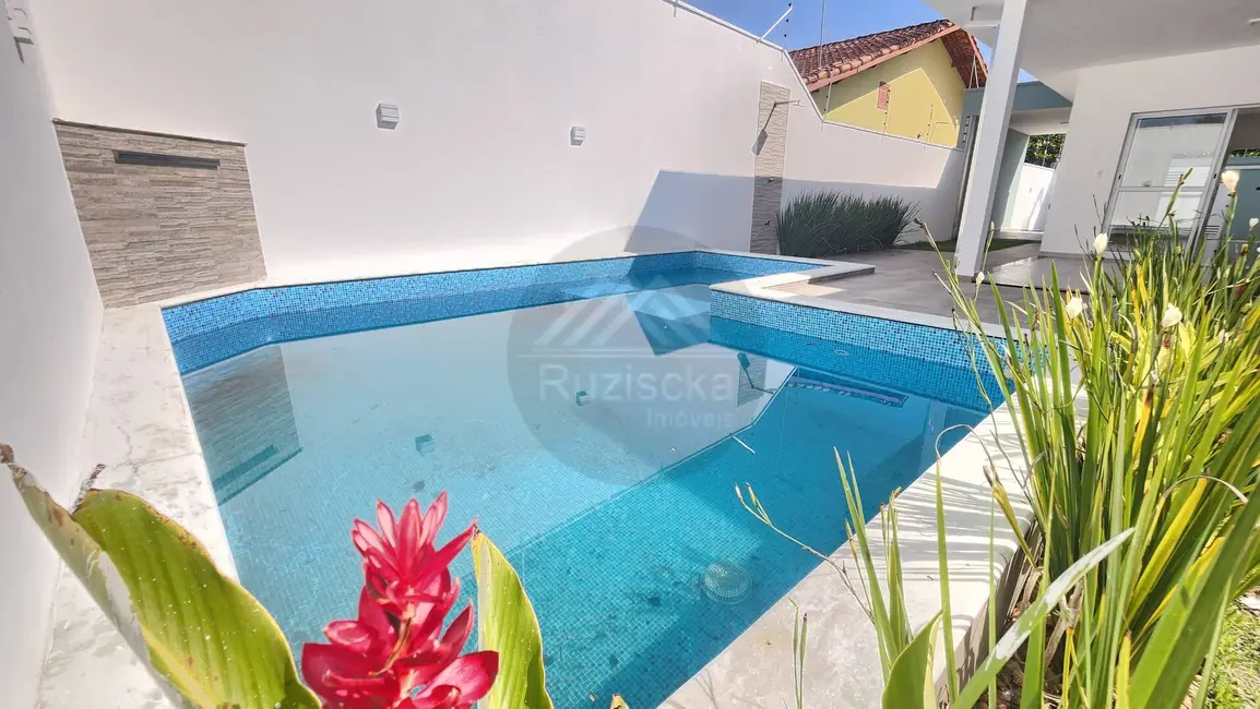 Foto 3 de Casa com 3 quartos à venda, 306m2 em Itanhaem - SP