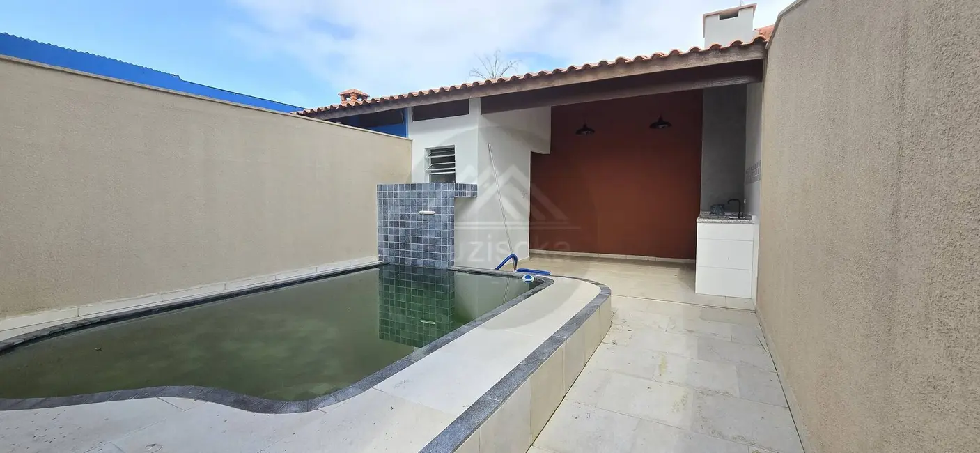 Foto 2 de Casa com 2 quartos à venda, 150m2 em Itanhaem - SP