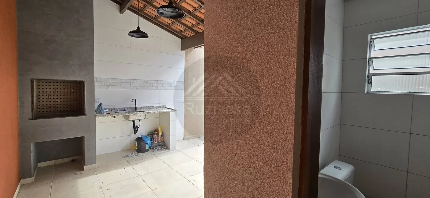 Foto 5 de Casa com 2 quartos à venda, 150m2 em Itanhaem - SP