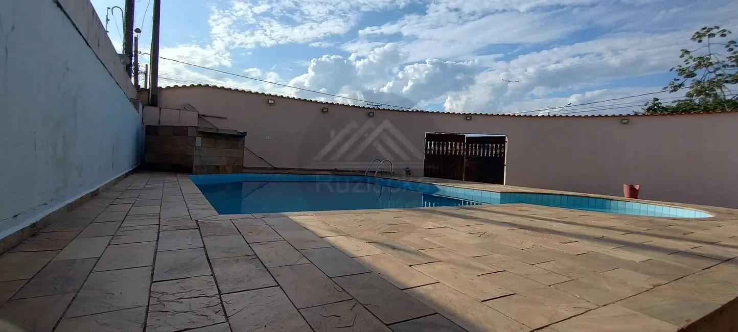 Foto 3 de Casa com 3 quartos à venda, 473m2 em Itanhaem - SP