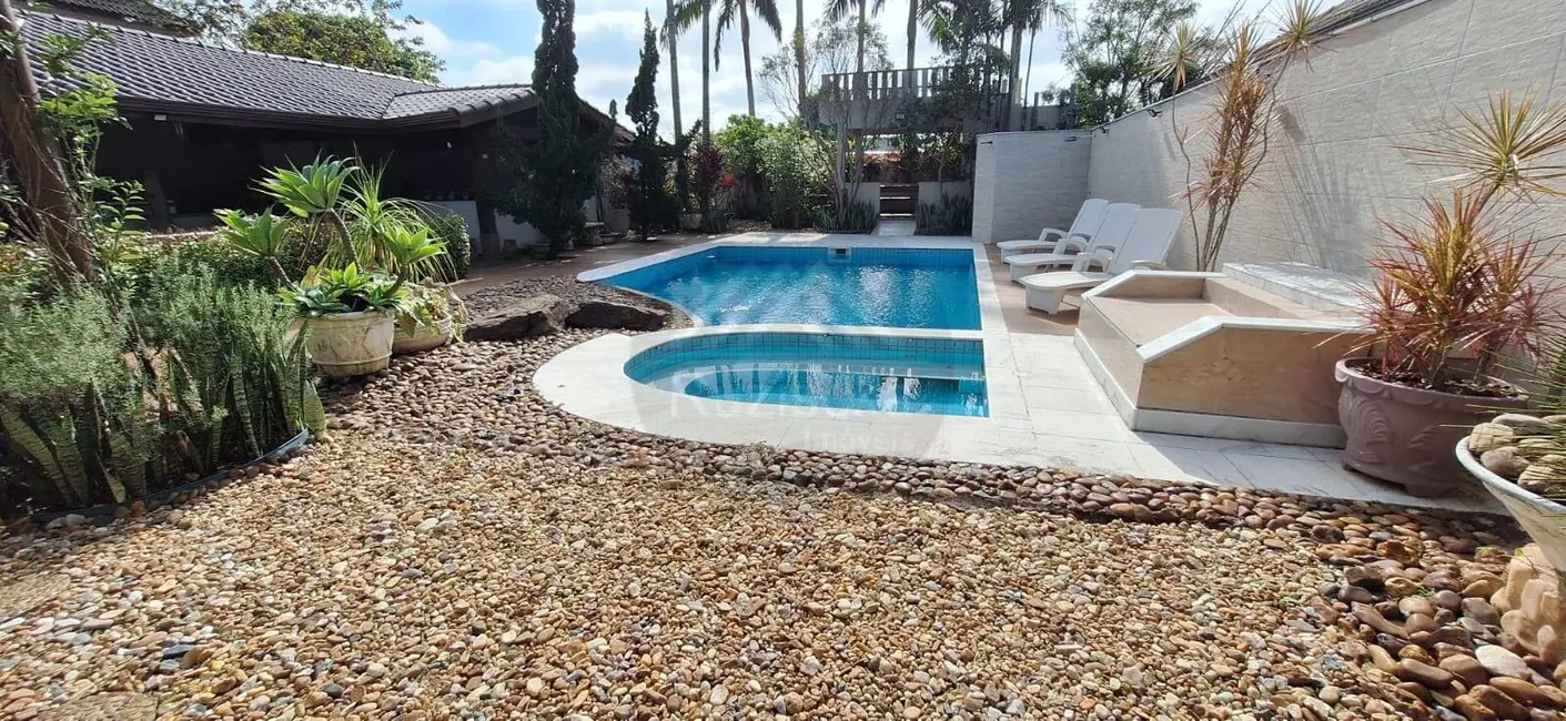 Casa com 5 quartos à venda, 1070m2 em Peruibe - SP - imagem 9 Foto 9 de Casa com 5 quartos à venda, 1070m2 em Peruibe - SP