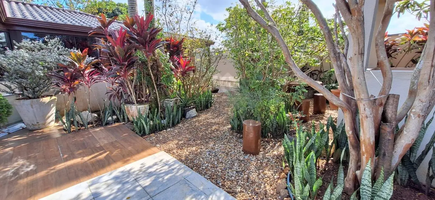 Casa com 5 quartos à venda, 1070m2 em Peruibe - SP - imagem 8 Foto 8 de Casa com 5 quartos à venda, 1070m2 em Peruibe - SP