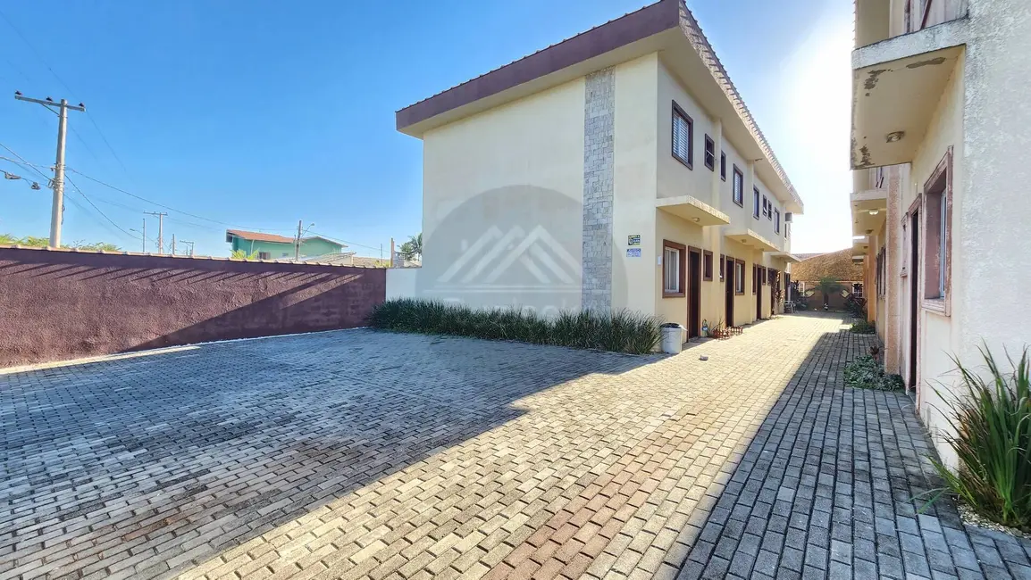Foto 1 de Casa de Condomínio com 2 quartos à venda, 70m2 em Itanhaem - SP