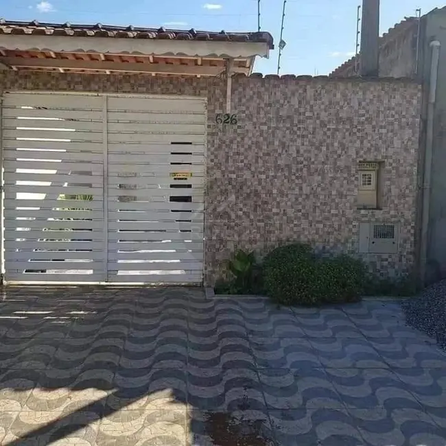 Foto 2 de Casa com 2 quartos à venda, 135m2 em Itanhaem - SP
