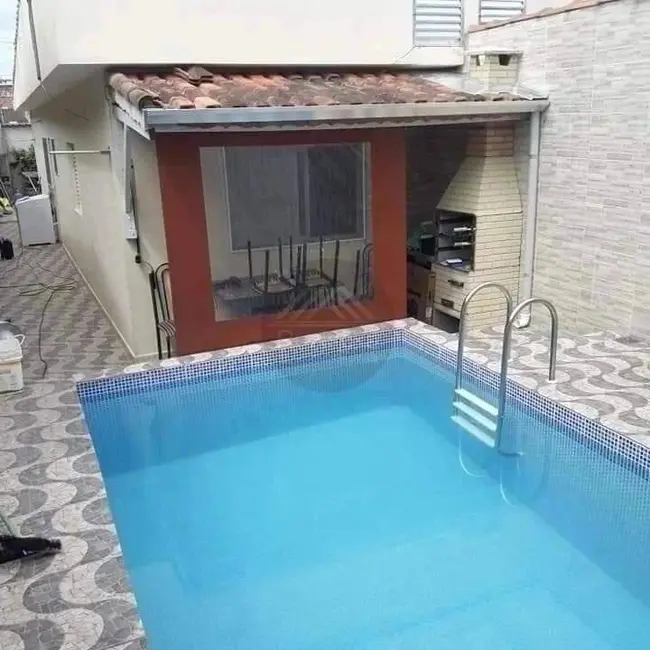Foto 1 de Casa com 2 quartos à venda, 135m2 em Itanhaem - SP