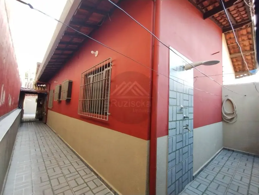 Foto 3 de Casa com 2 quartos à venda, 143m2 em Itanhaem - SP