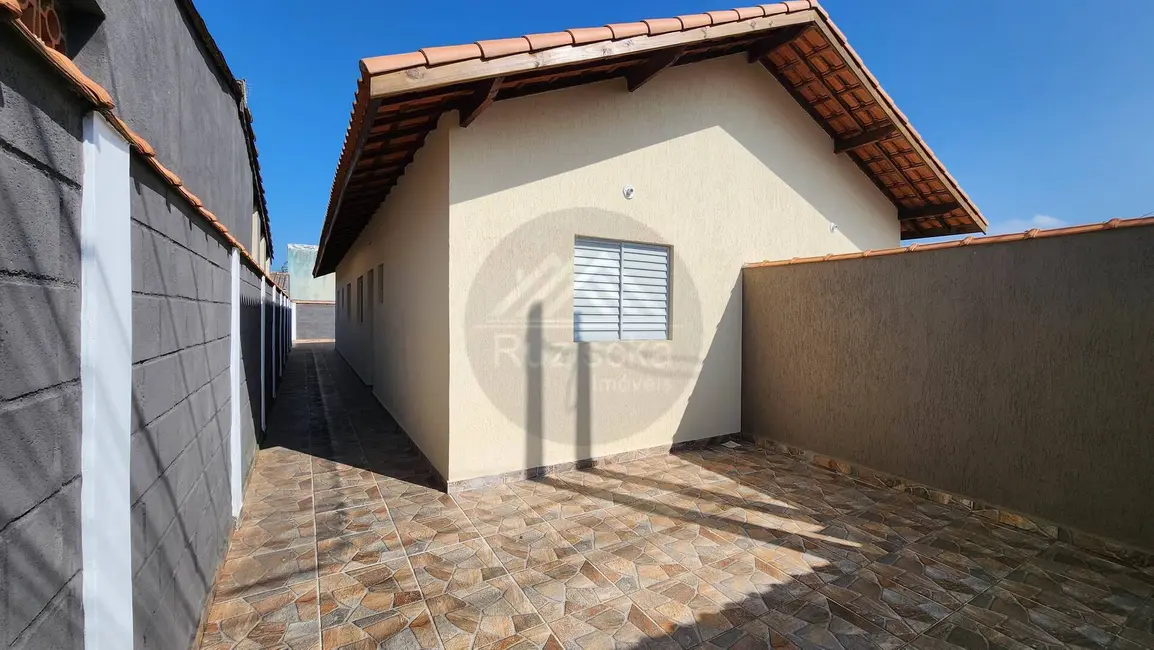 Foto 1 de Casa com 2 quartos à venda, 125m2 em Itanhaem - SP