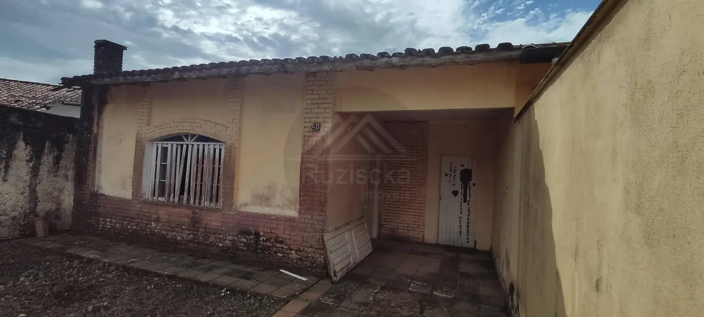 Foto 1 de Casa com 2 quartos à venda, 252m2 em Itanhaem - SP