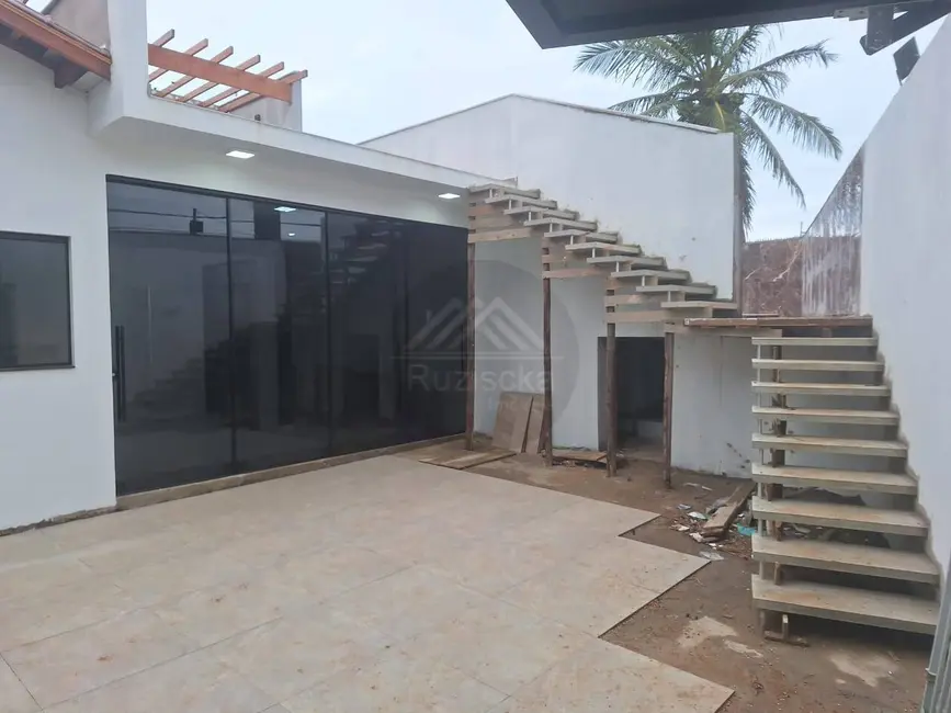 Foto 2 de Casa com 3 quartos à venda, 350m2 em Itanhaem - SP