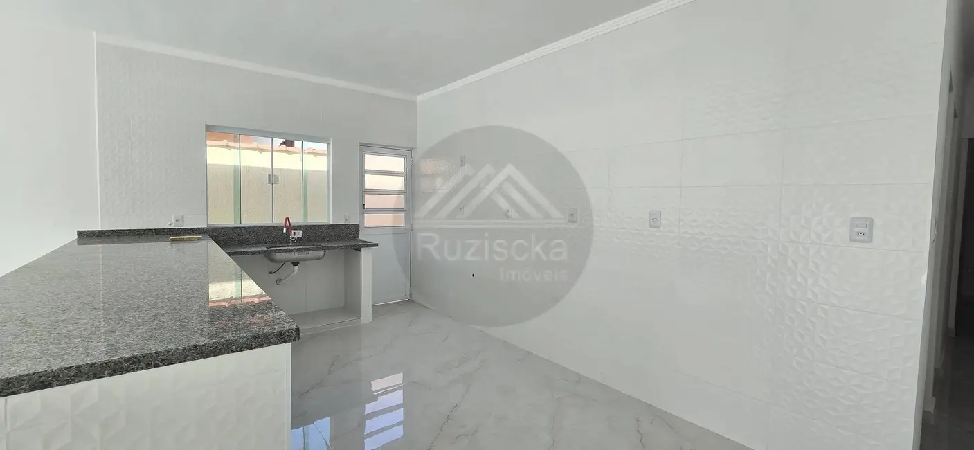 Foto 6 de Casa com 2 quartos à venda, 186m2 em Itanhaem - SP