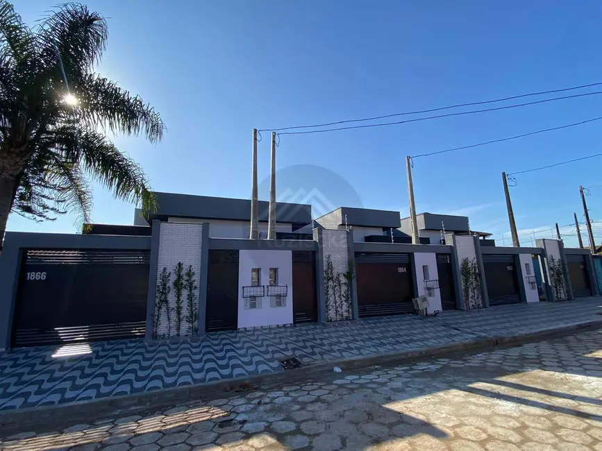 Foto 2 de Casa com 3 quartos à venda, 210m2 em Itanhaem - SP