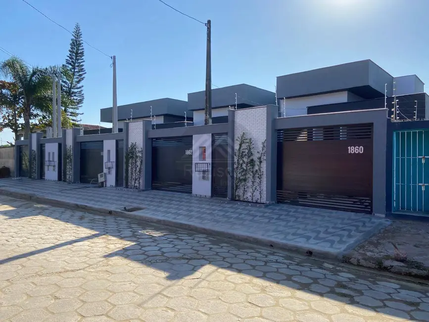 Foto 1 de Casa com 3 quartos à venda, 210m2 em Itanhaem - SP