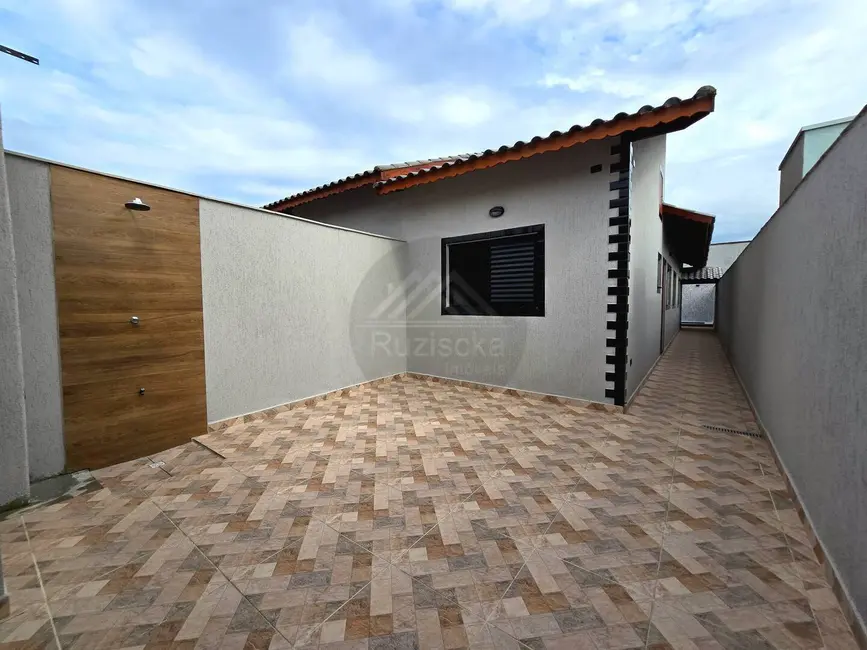 Foto 2 de Casa com 2 quartos à venda, 125m2 em Itanhaem - SP