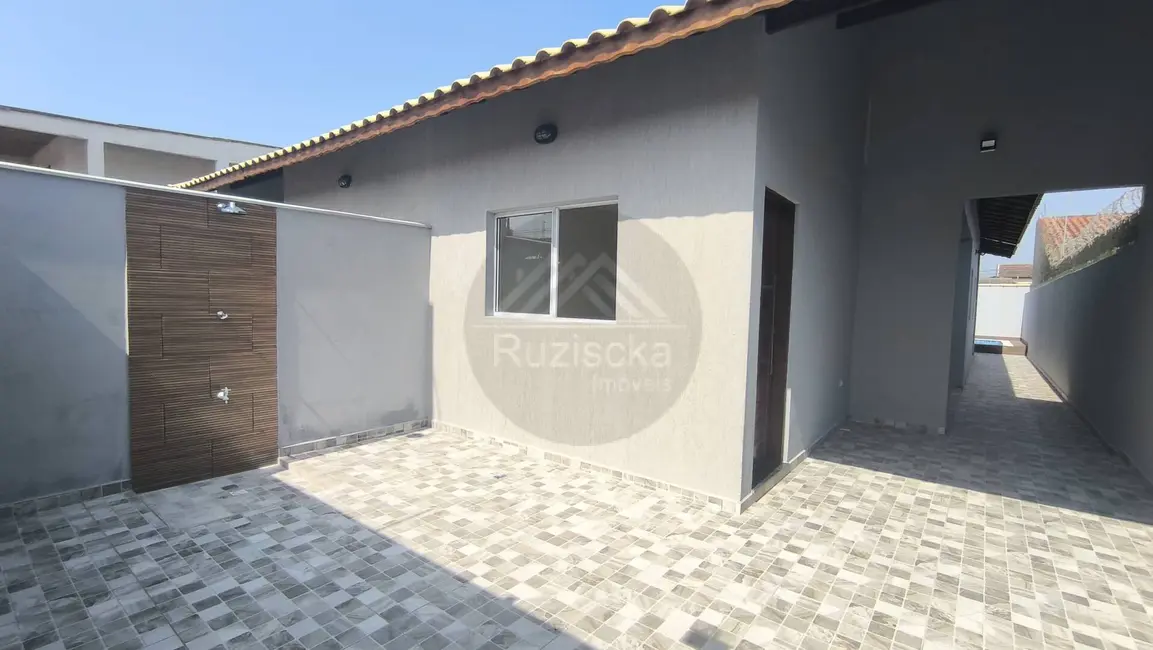 Foto 1 de Casa com 2 quartos à venda, 78m2 em Itanhaem - SP