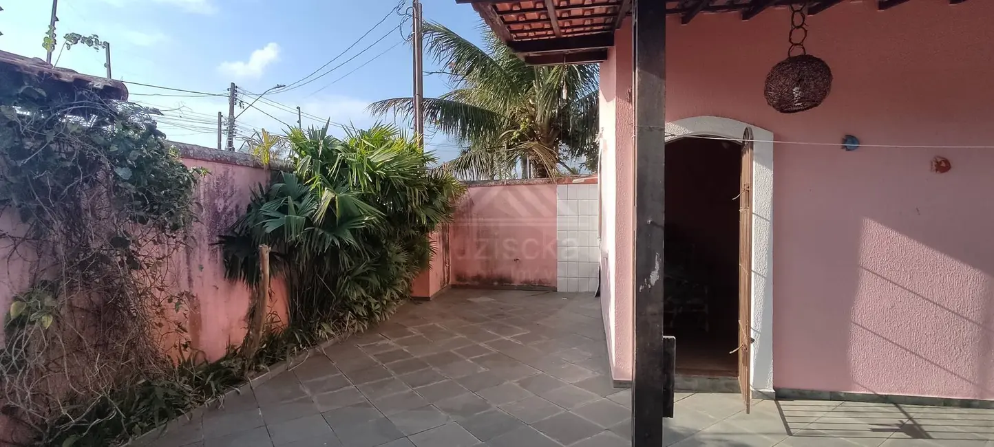 Casa com 2 quartos à venda, 260m2 em Itanhaem - SP - imagem 5 Foto 5 de Casa com 2 quartos à venda, 260m2 em Itanhaem - SP