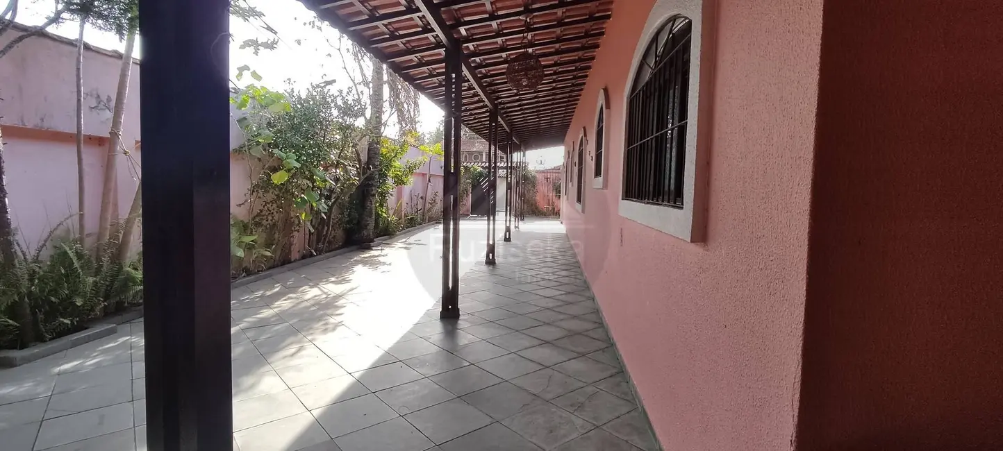 Casa com 2 quartos à venda, 260m2 em Itanhaem - SP - imagem 3 Foto 3 de Casa com 2 quartos à venda, 260m2 em Itanhaem - SP