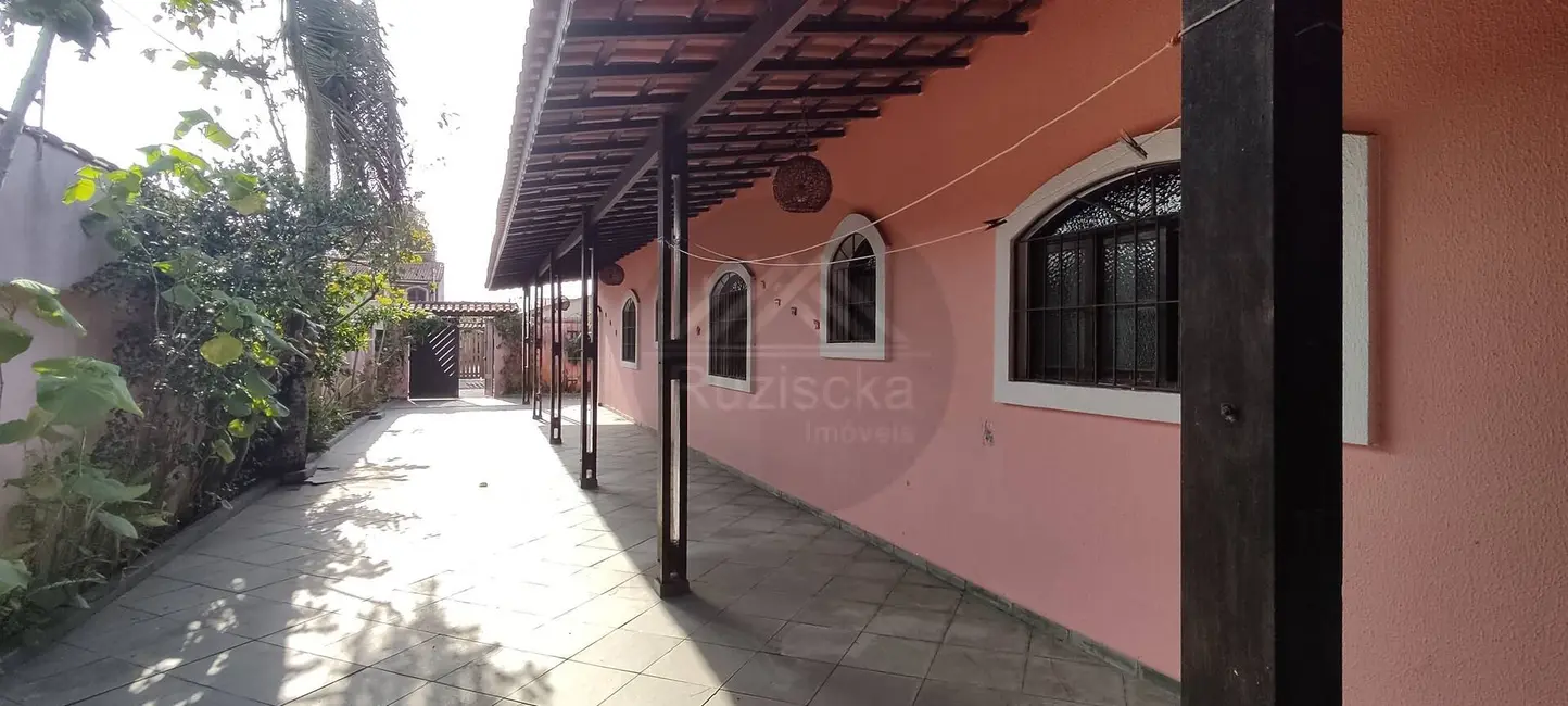 Foto 2 de Casa com 2 quartos à venda, 260m2 em Itanhaem - SP