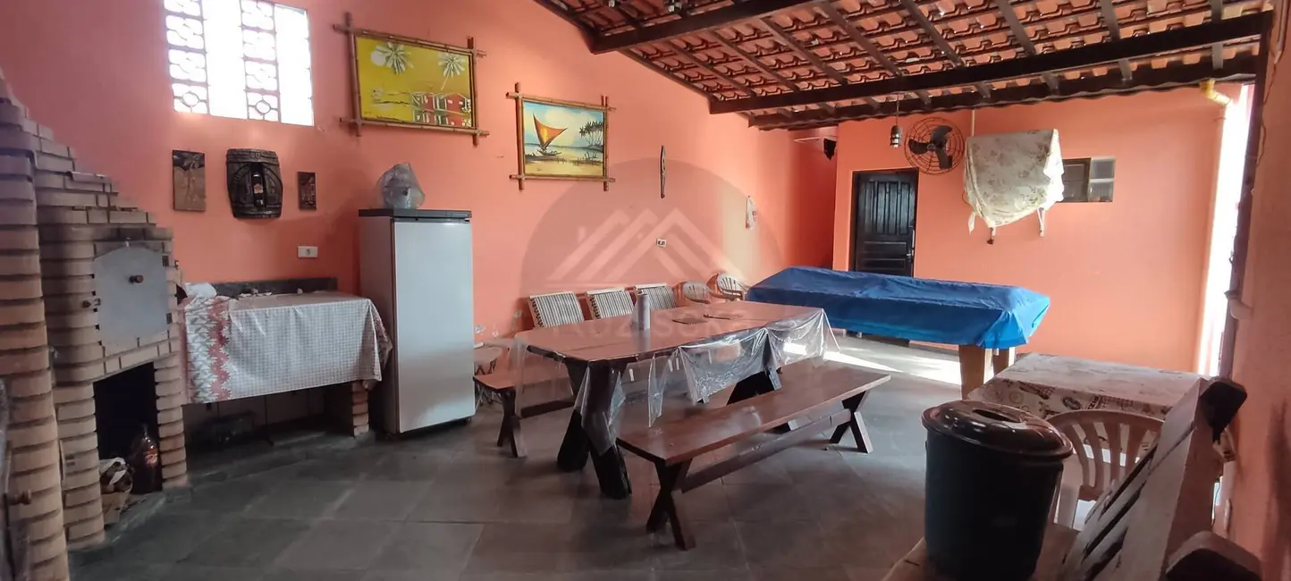 Casa com 2 quartos à venda, 260m2 em Itanhaem - SP - imagem 4 Foto 4 de Casa com 2 quartos à venda, 260m2 em Itanhaem - SP
