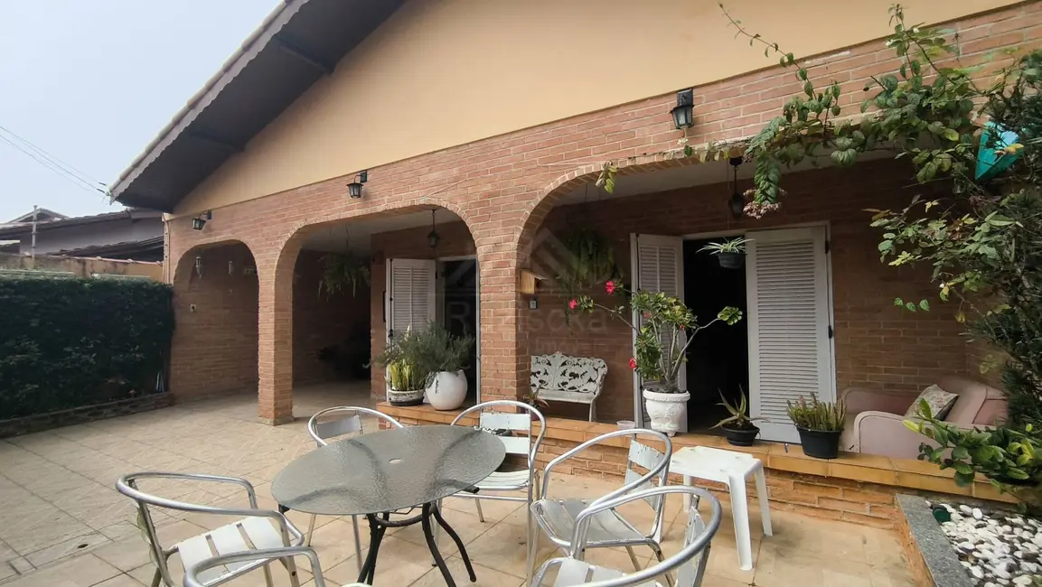 Foto 2 de Casa com 3 quartos à venda, 300m2 em Itanhaem - SP