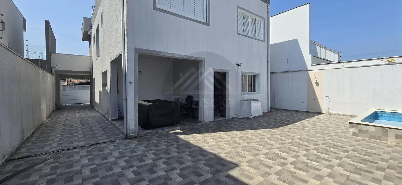 Foto 5 de Casa com 4 quartos à venda, 360m2 em Itanhaem - SP