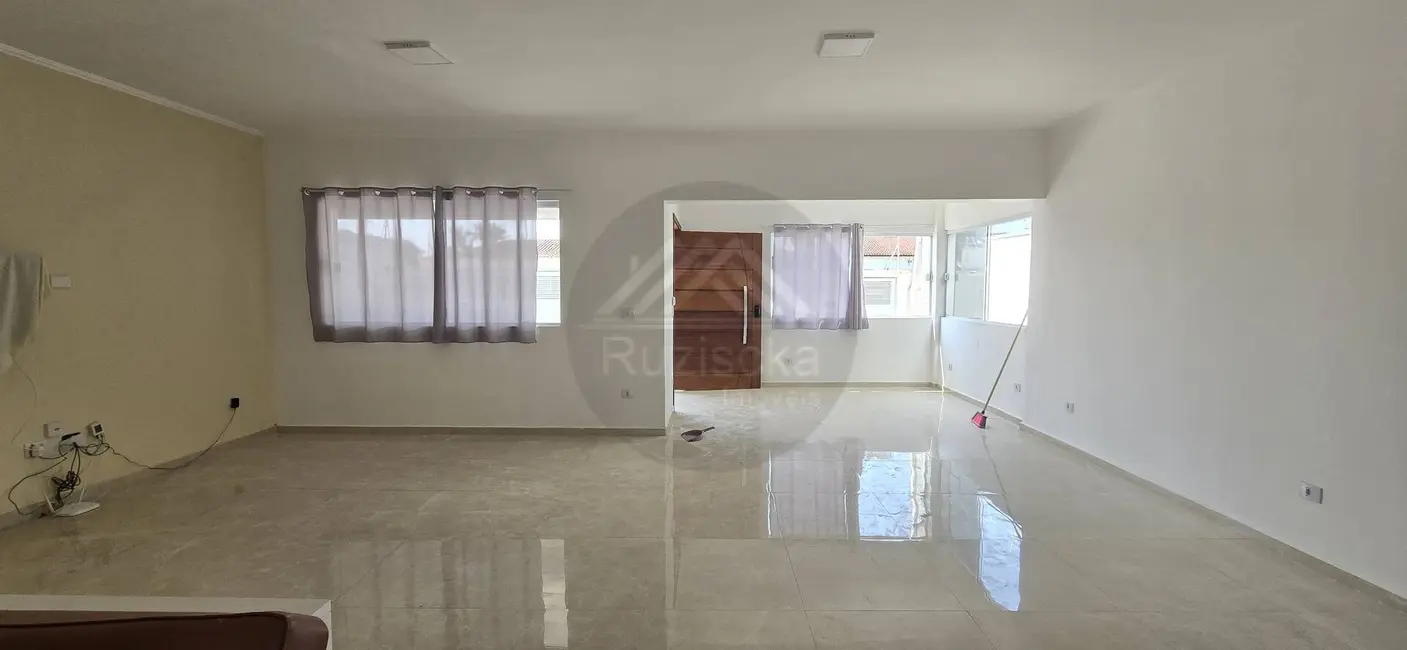 Foto 9 de Casa com 4 quartos à venda, 360m2 em Itanhaem - SP