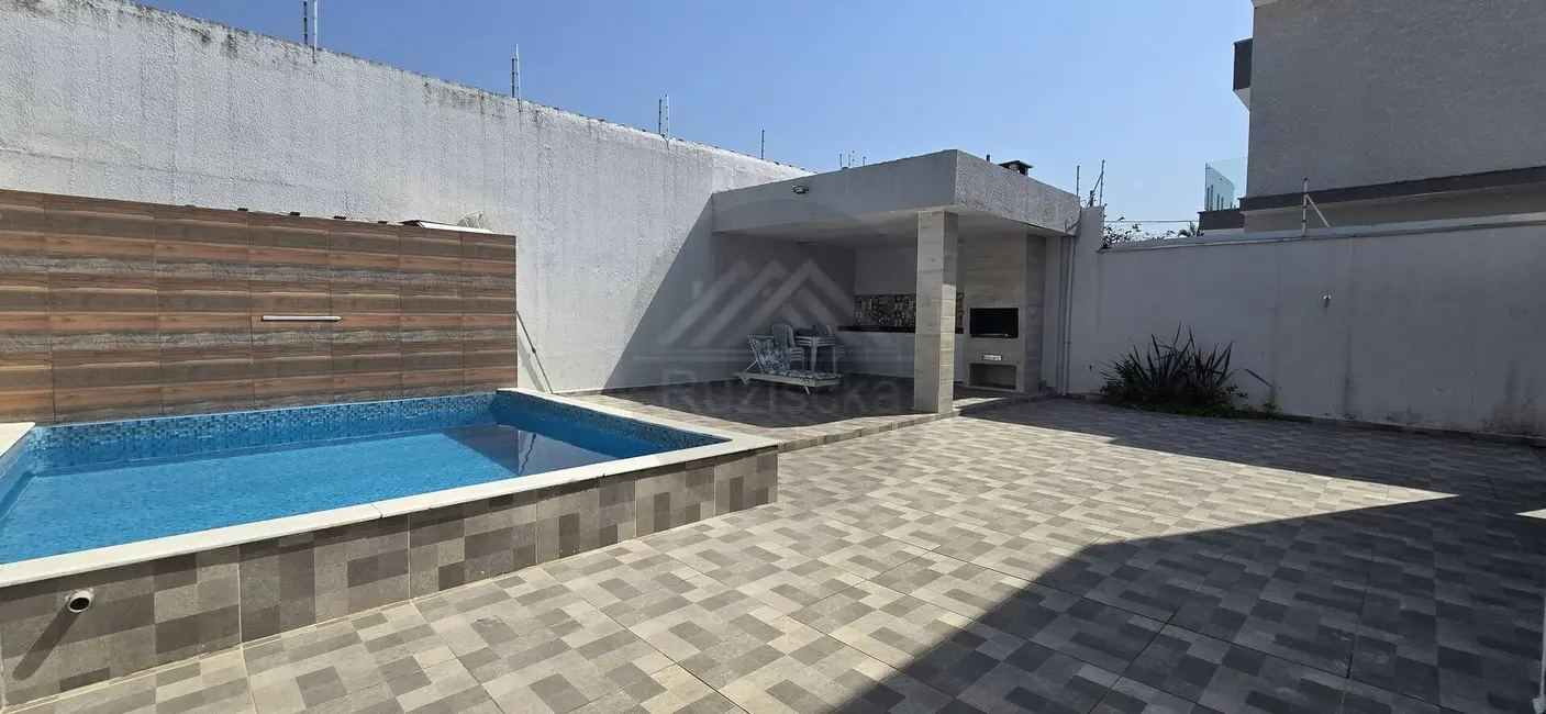 Foto 1 de Casa com 4 quartos à venda, 360m2 em Itanhaem - SP