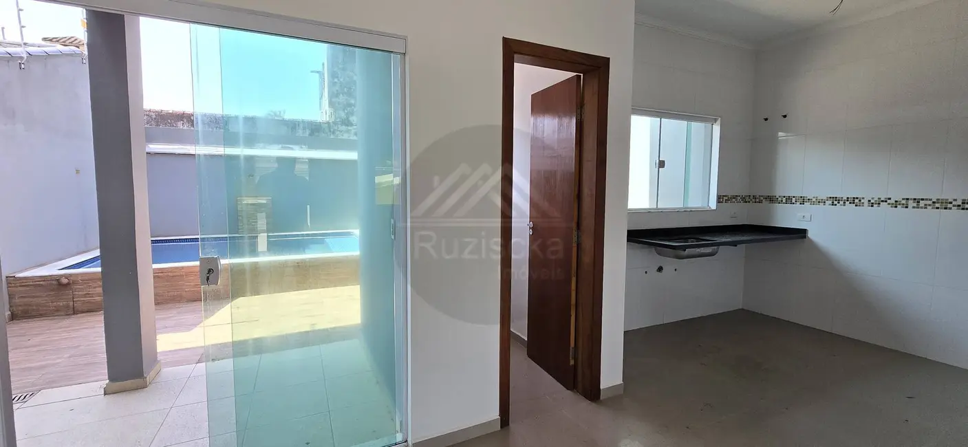 Foto 7 de Casa com 3 quartos à venda, 150m2 em Itanhaem - SP