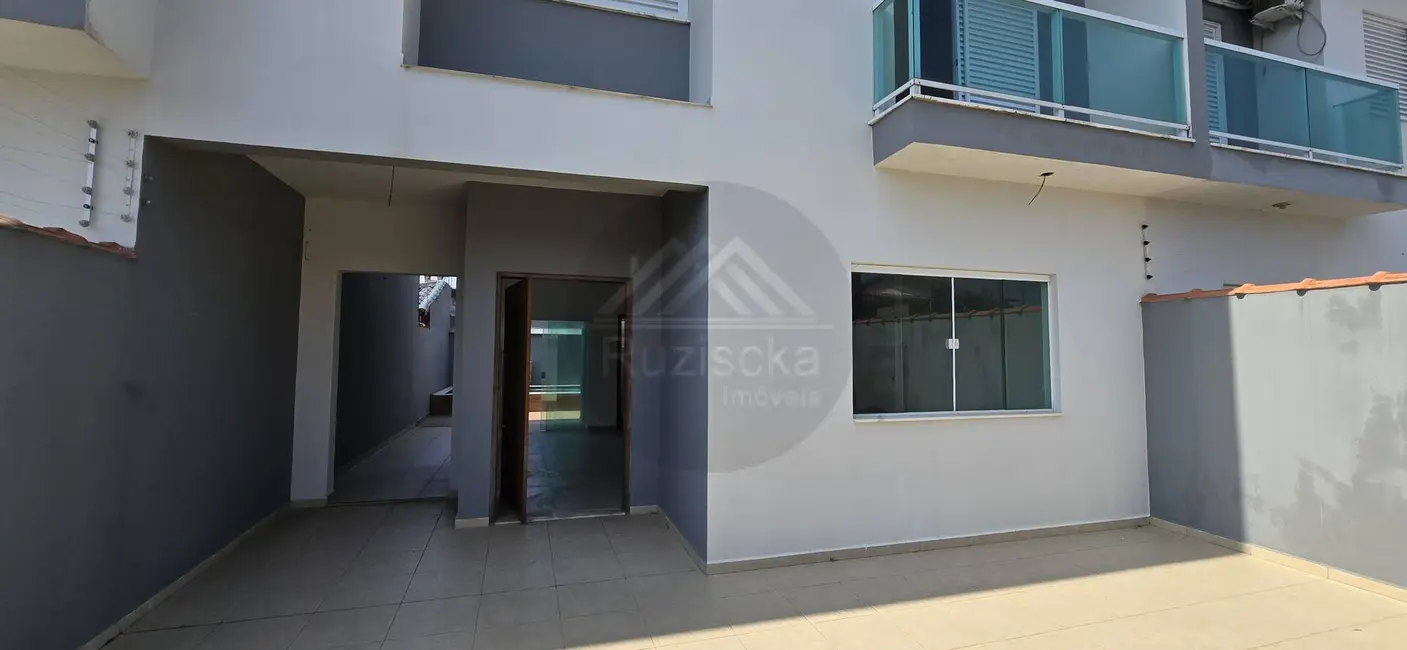 Foto 3 de Casa com 3 quartos à venda, 150m2 em Itanhaem - SP