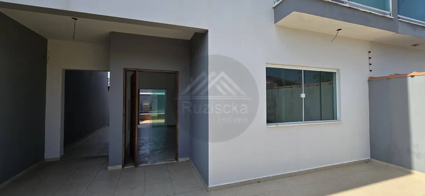 Foto 2 de Casa com 3 quartos à venda, 150m2 em Itanhaem - SP