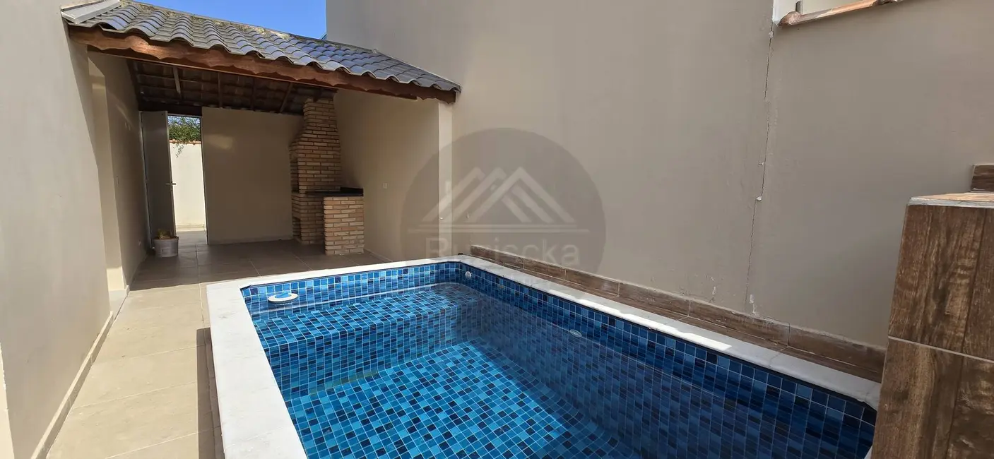 Foto 2 de Casa com 2 quartos à venda, 90m2 em Itanhaem - SP